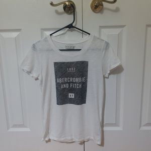 💚 2/$35 Abercrombie white tee with grey block logo